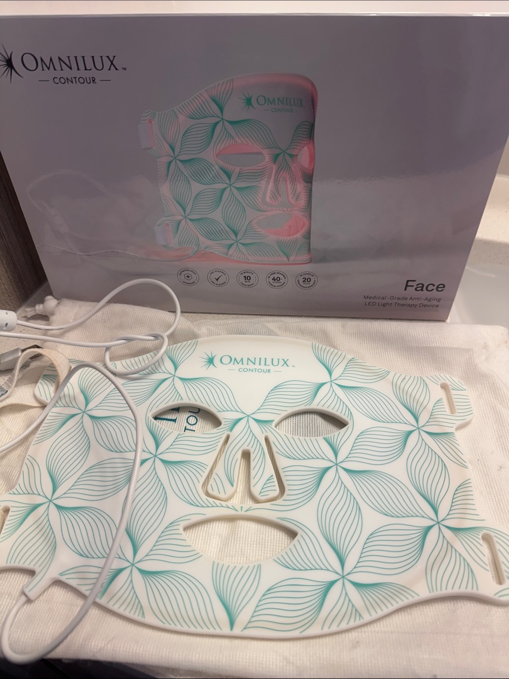 Omnilux Contour LED Face Mask — White with Teal Pattern